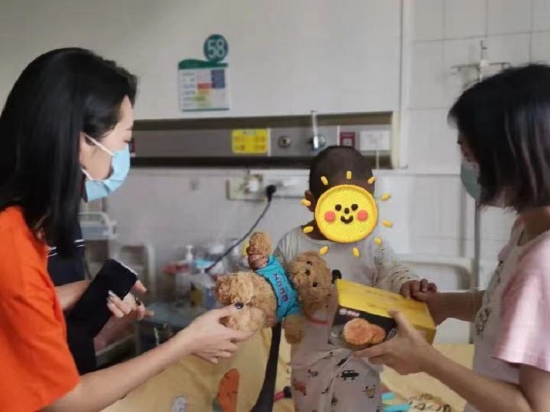 4.探访患病儿童.jpg