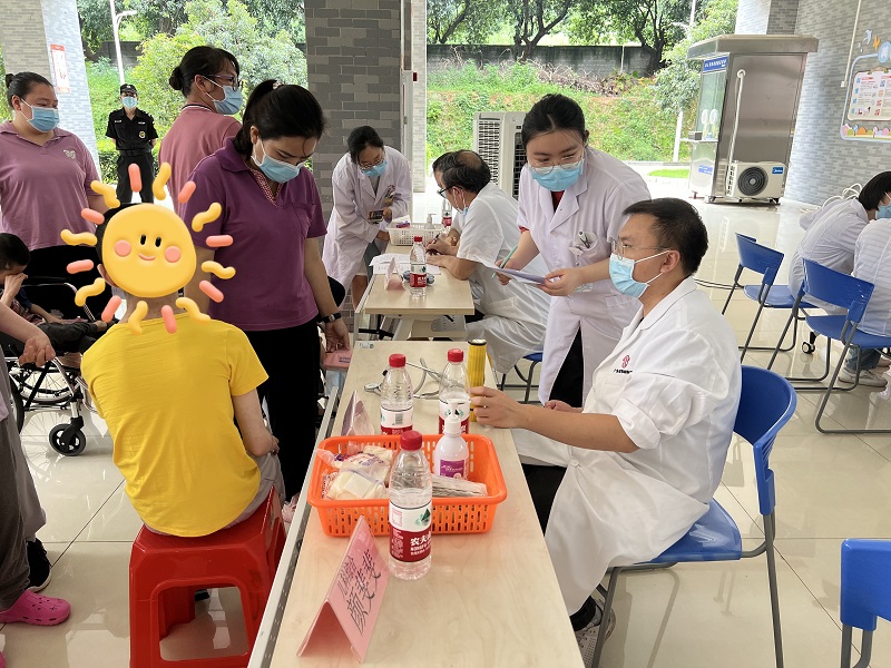 市社会福利院：广东省民政厅、广东省妇幼保健院开展送医送教上门活动.jpg